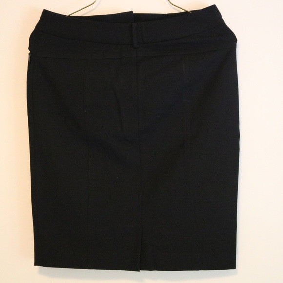 Black skirt - Picture 2 of 5